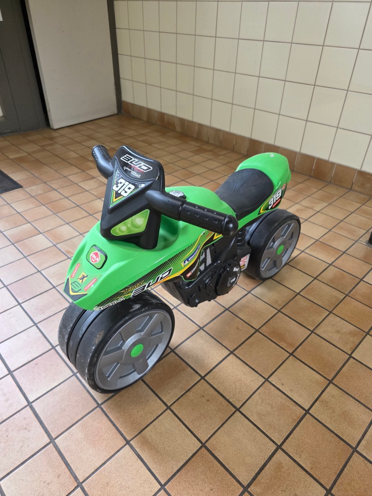 Groene loopfiets motor voor kinderen, Ophalen of Verzenden, Gebruikt, Loopfiets