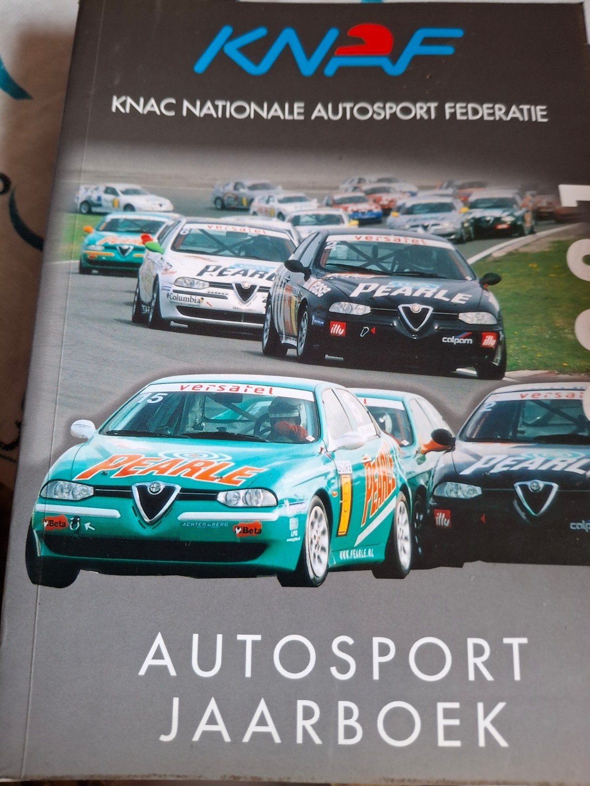 KNAF Autosport Jaarboek 2001 - Nationale Autosport Federatie, Ophalen of Verzenden, Zo goed als nieuw