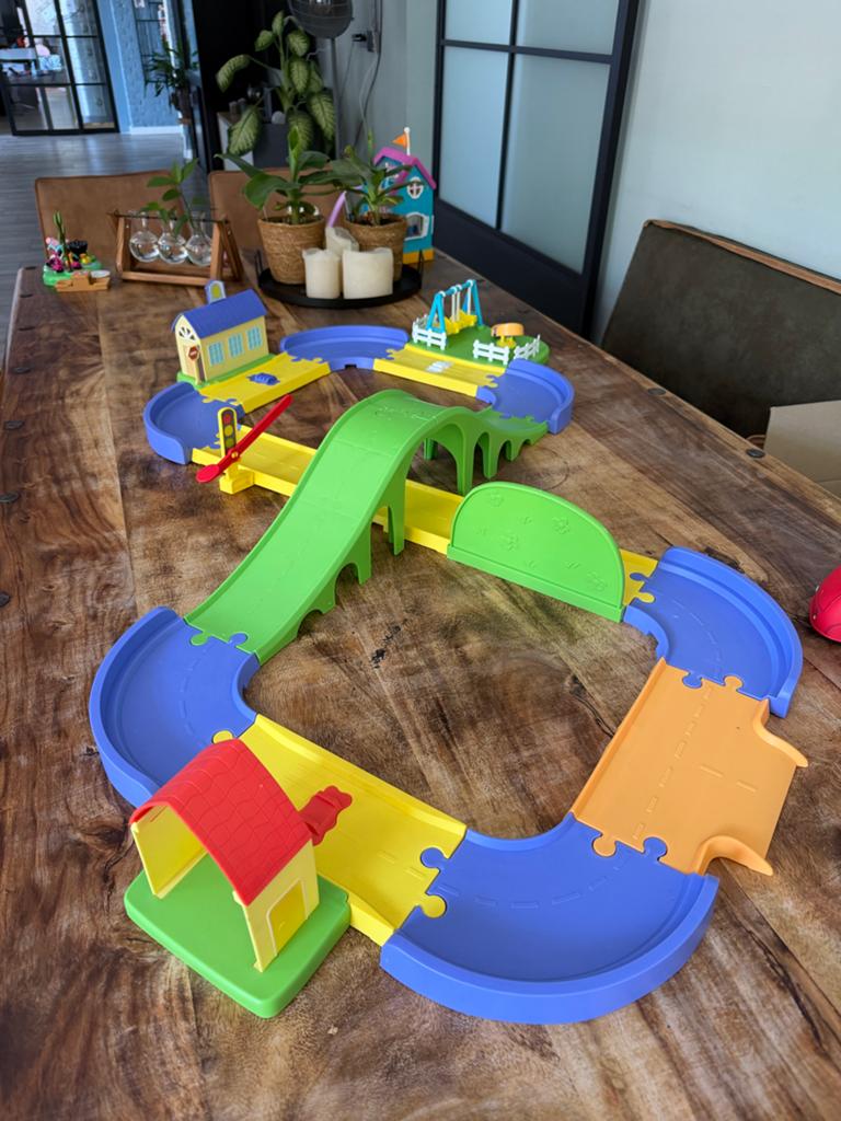 Peppa Pig Speelset met Auto, Huisjes en Baan, Kinderen en Baby's, Speelgoed | Poppenhuizen, Zo goed als nieuw, Poppenhuis, Ophalen of Verzenden