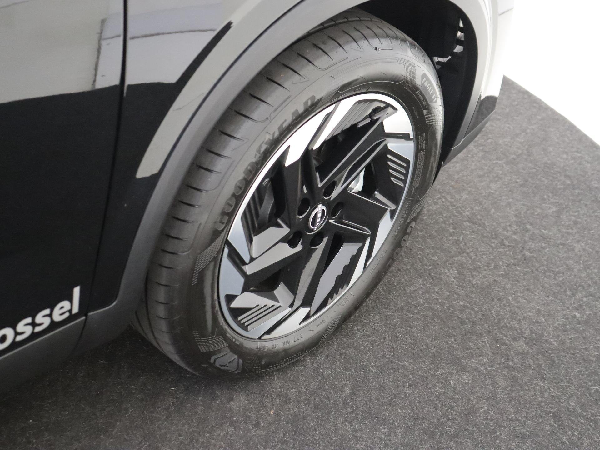 Nissan Qashqai 1.3 MHEV N-Connecta Cold pack | Panorama dak, Voorwielaandrijving, Stof, 4 cilinders, 700 kg