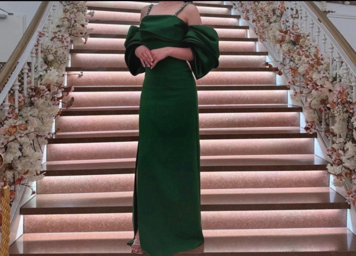 Elegante Groene Galajurk met Off-Shoulder Mouwen, Galajurk, Ophalen of Verzenden, Zo goed als nieuw, Maat 36 (S)