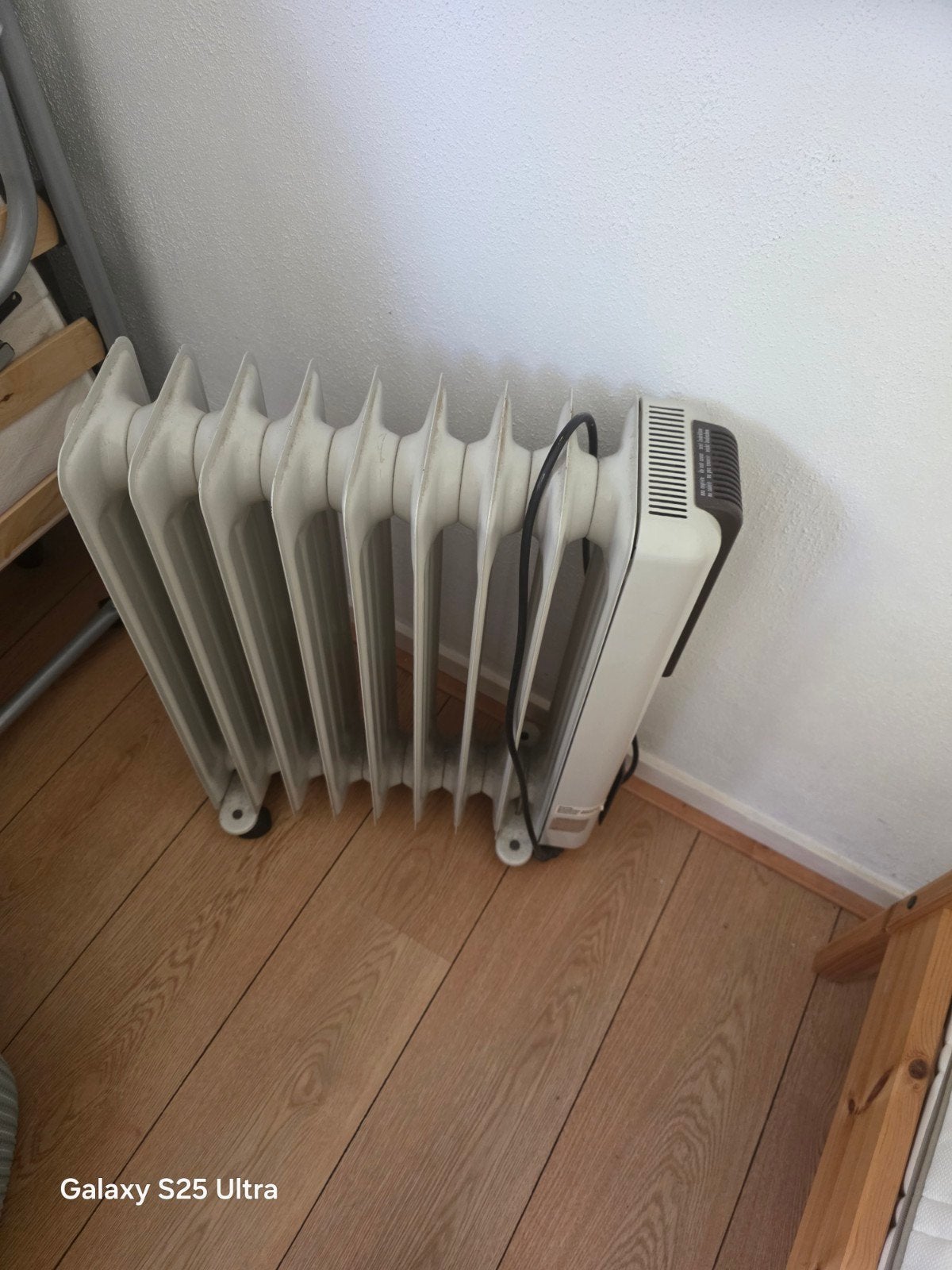 De Longhi olie radiator op wieltjes Moet WEG!, Ophalen, Radiator, 30 tot 80 cm