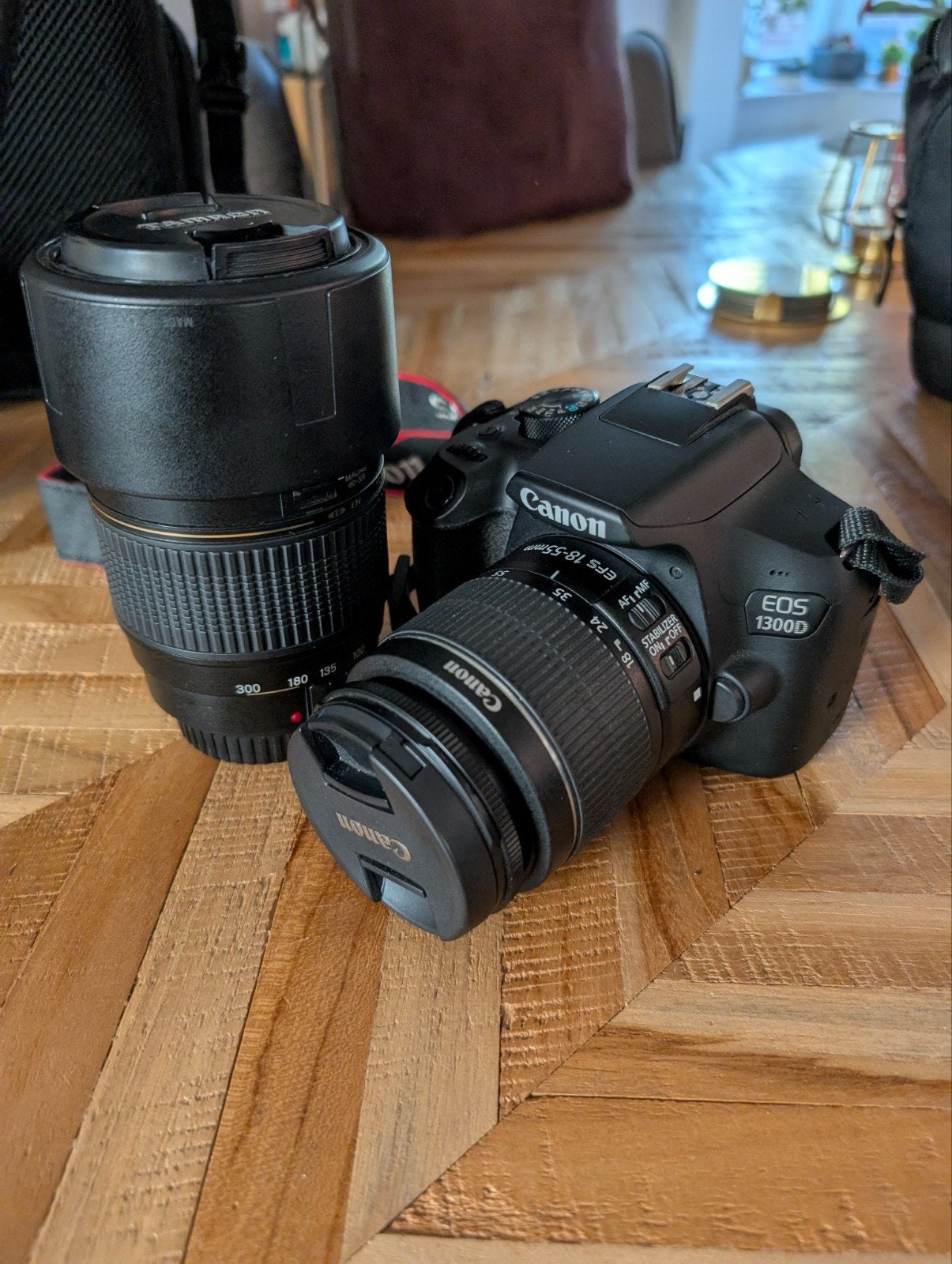 Canon EOS 1300D Spiegelreflexcamera met 2 lenzen en tas, Spiegelreflex, Canon, Zo goed als nieuw, Lensdop