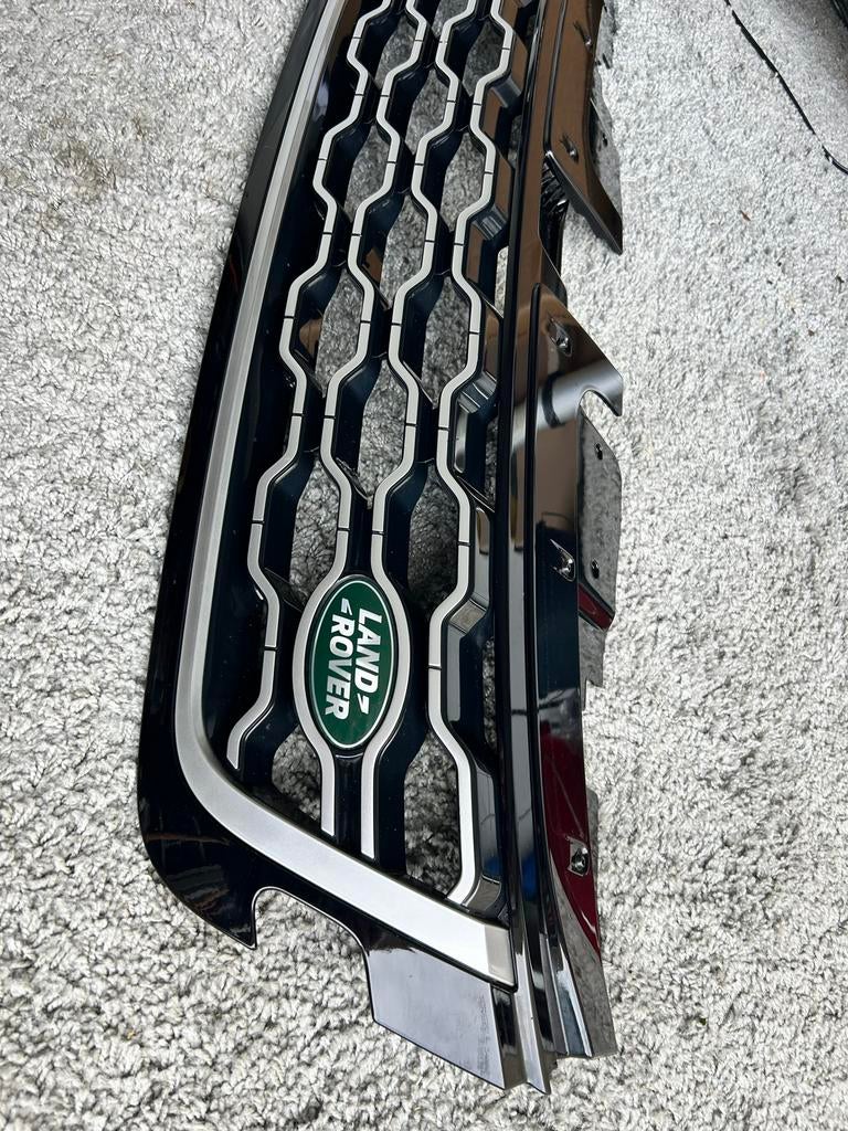 Range rover evoque grille (L551) zwart/chroom, Voor, Ophalen of Verzenden, Bumper, Gebruikt