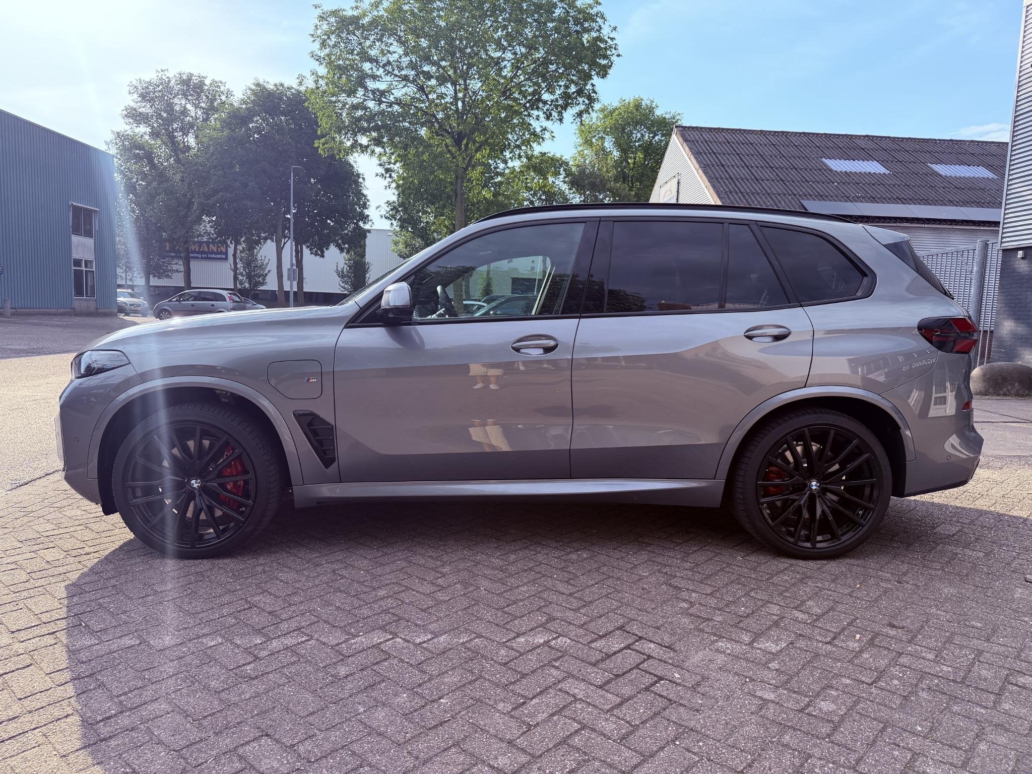 BMW X5 xDrive50e M-sport l Pano l HUD l 22INCH l Trekhaak, Auto's, 2395 kg, Bedrijf, 489 pk, 270 min
