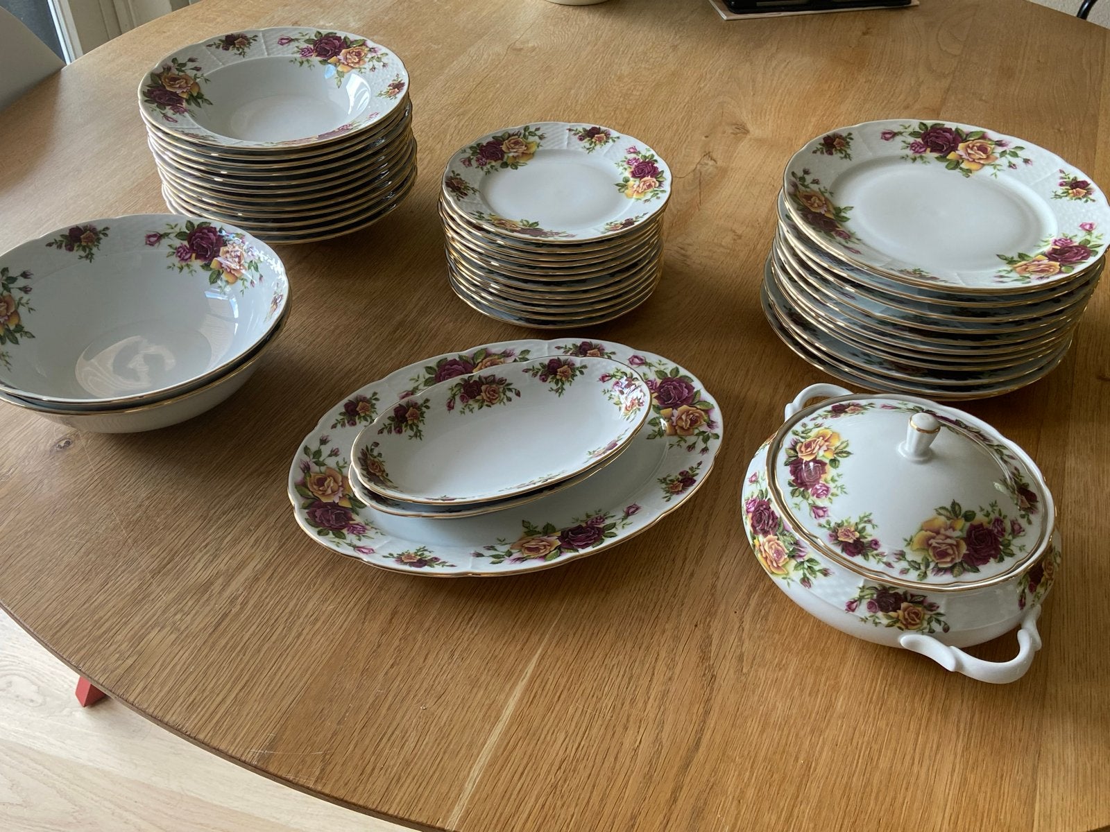 Thun Czechoslovakia Servies - Vintage Rozen Decor, Ophalen, Gebruikt, Overige merken, Vintage