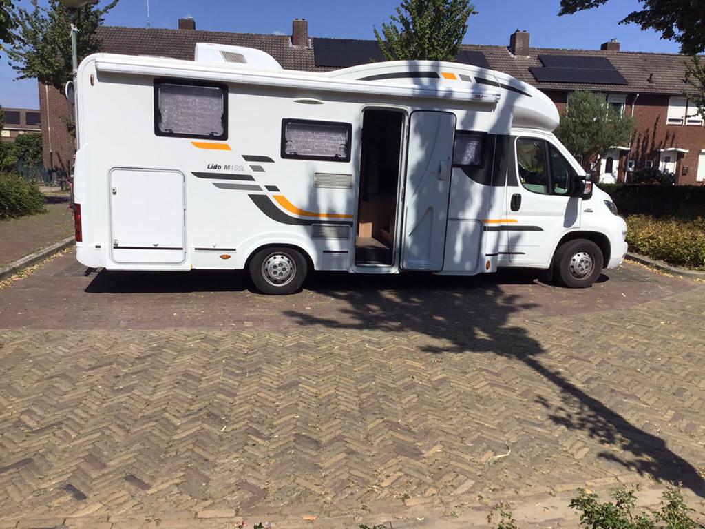 Te koop  Sun Living Lido M 45 5 pers Camper Bouwjaar 2015, Caravans en Kamperen, Campers, Ringverwarming, Fiat, Particulier, Sun Living