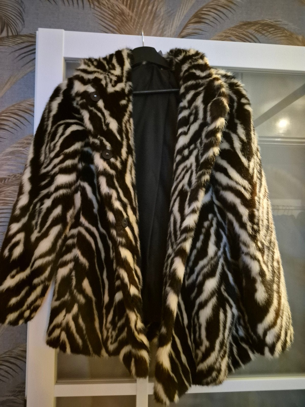 nette fluffy coat, H&M, Zwart, Ophalen of Verzenden, Zo goed als nieuw