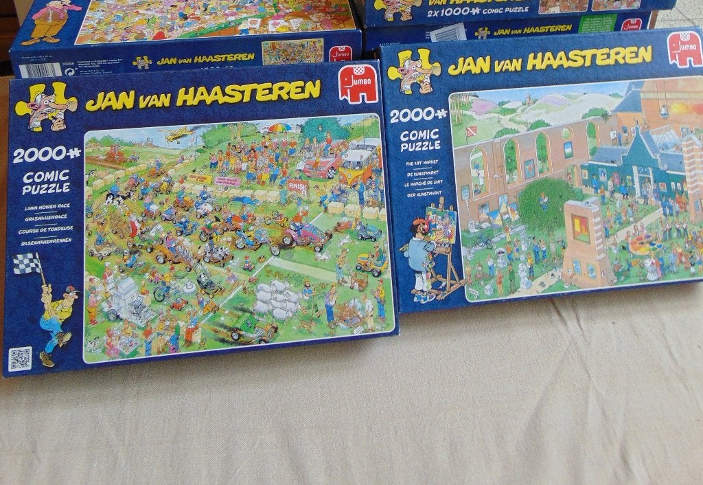 Van Haasteren 2 stuks van 2000 stukjes, Ophalen of Verzenden, Meer dan 1500 stukjes, Zo goed als nieuw, Legpuzzel