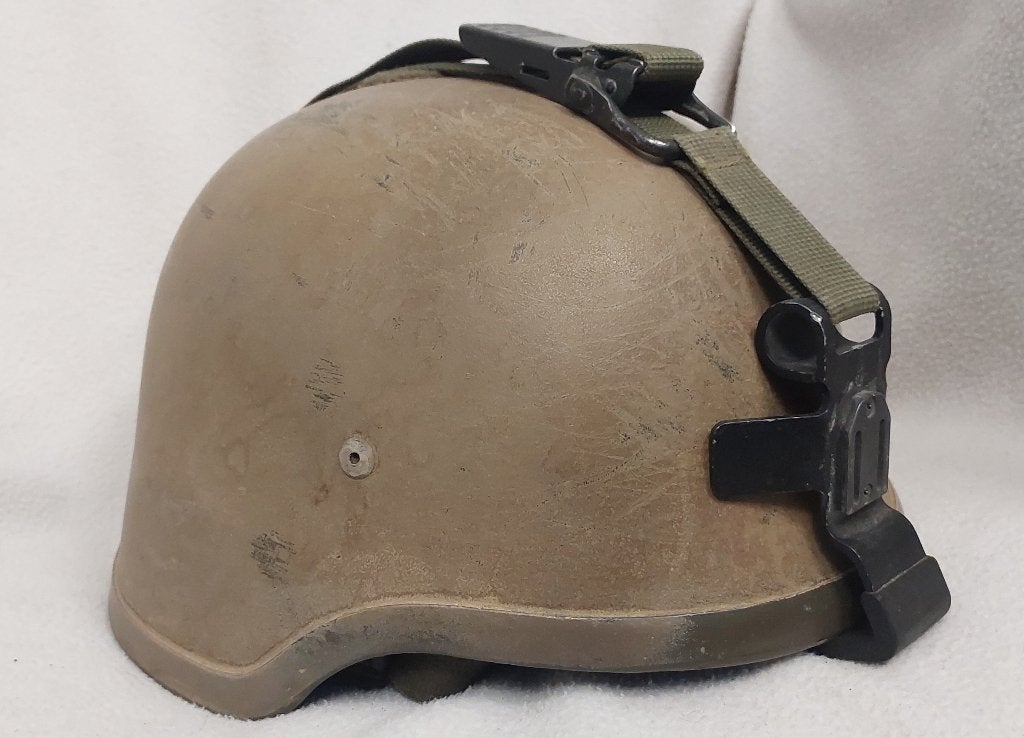Nederlandse M95 desert camo helm, Ophalen of Verzenden, Landmacht, Nederland, Helm of Baret