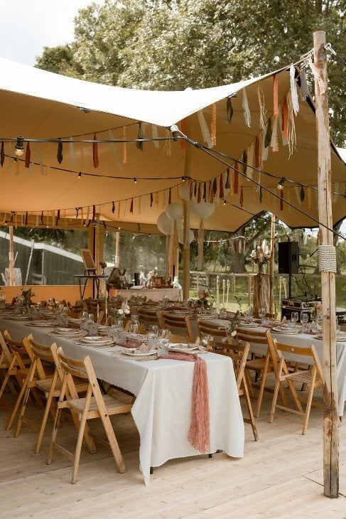Foto 11 van Stretchtent 10x15m Huren | Met Luxe Zijwanden