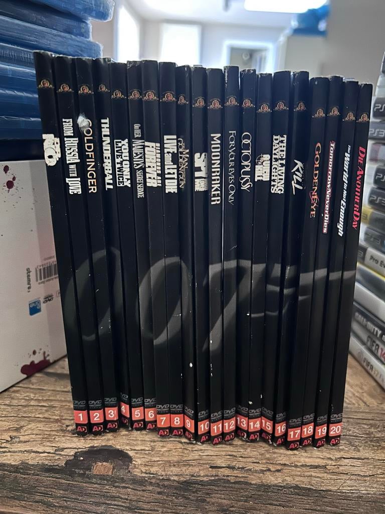 Complete AD James Bond DVD Selectie - 20 Films, Boeken, Encyclopedieën, Zo goed als nieuw, Ophalen of Verzenden