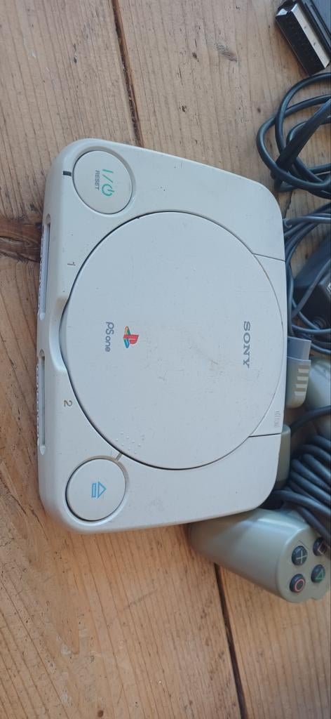 Sony PlayStation 1 (PSOne) met 2 controllers en kabels, Spelcomputers en Games, Spelcomputers | Sony PlayStation 1, Ophalen of Verzenden
