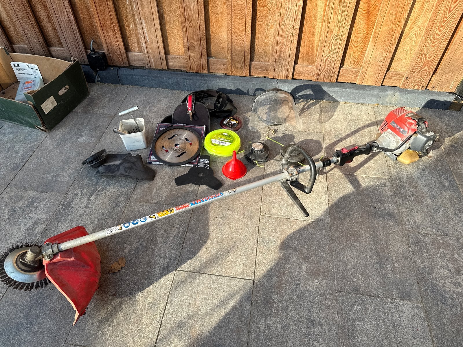 Kawasaki TJ35E Bosmaaier met veel accessoires, Ophalen, Gebruikt, 30 tot 50 cm, Benzine