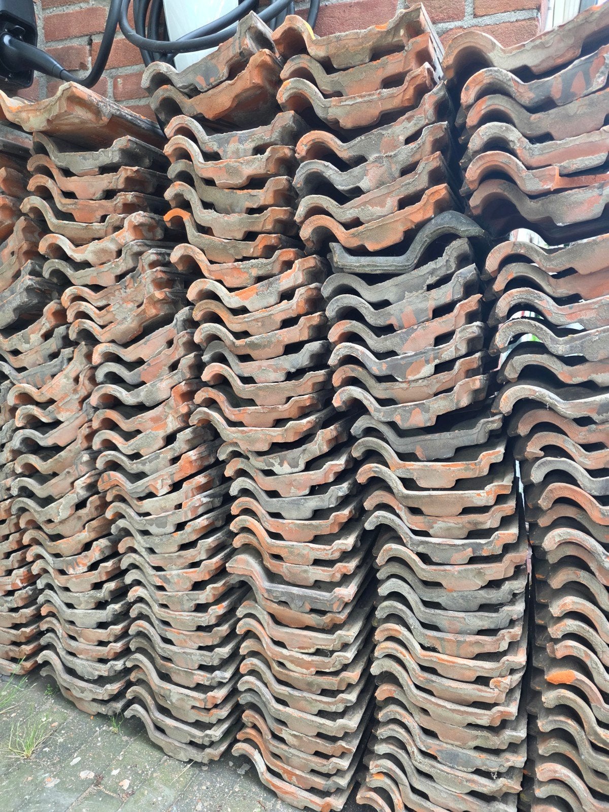 Dakpannen  250 stuks  2 euro ps, Doe-het-zelf en Verbouw, Dakpannen en Dakbedekking, Ophalen