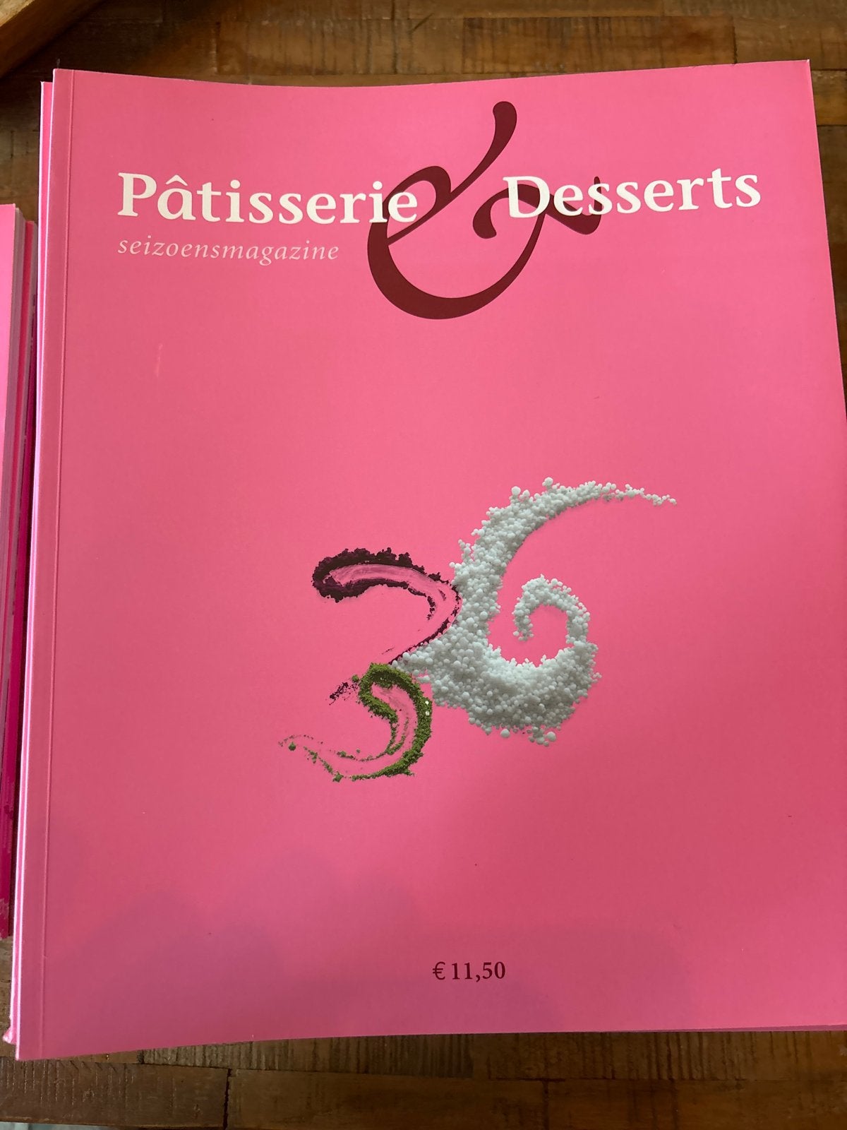 Pâtisserie & Desserts Seizoensmagazine, Ophalen of Verzenden, Zo goed als nieuw, Europa, Taart, Gebak en Desserts