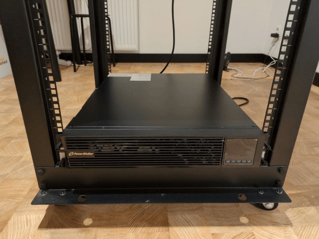 PowerWalker VFI 2000 ICR IoT, Computers en Software, Ophalen, Zo goed als nieuw