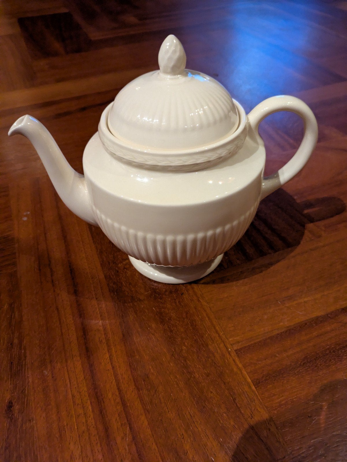 Mooie grote theepot Wedgwood Edme., Nieuw, Ophalen of Verzenden, Theepot, Overige stijlen