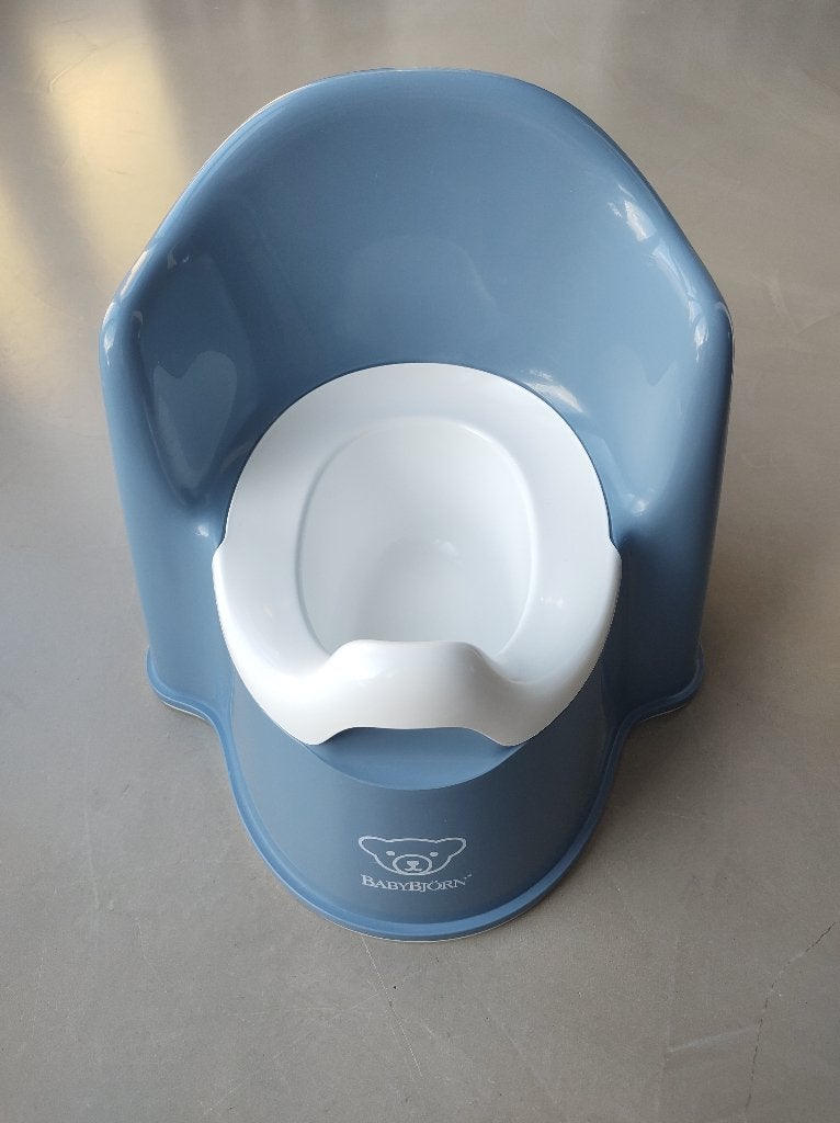 BabyBjörn Plaspotje / Zetelpotje - Diepblauw / Wit, Ophalen of Verzenden, Gebruikt