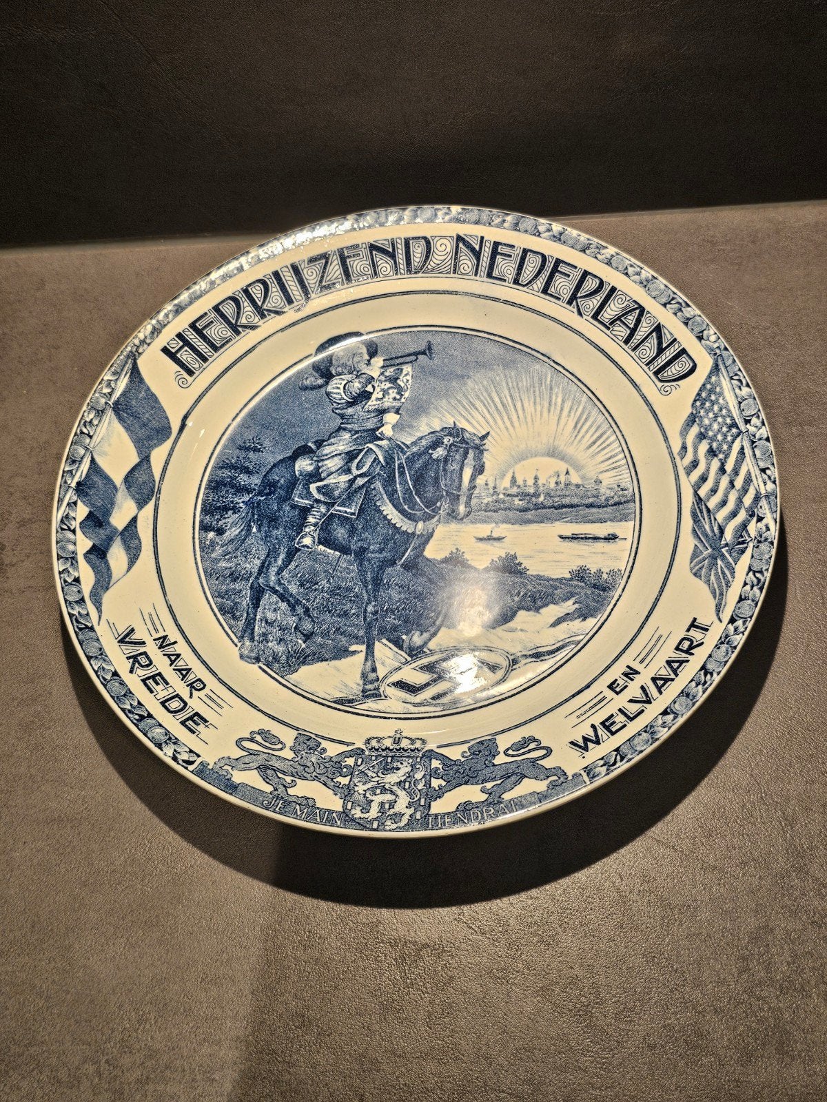 Herinneringsbord 'Herrijzend Nederland' 1945, Ophalen of Verzenden