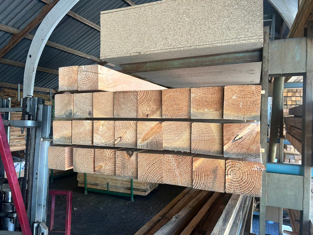 Douglas palen 15 x 15, Tuin en Terras, Palen, Balken en Planken, Ophalen, Zo goed als nieuw