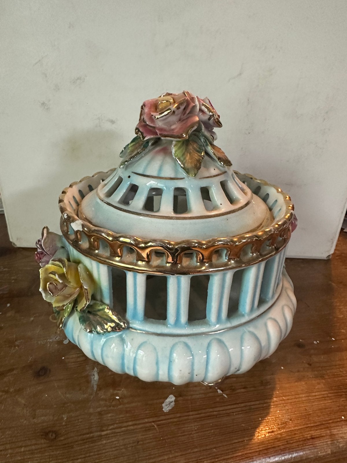 Vintage Italiaanse Porseleinen Potpourri Pot met Rozen, Ophalen