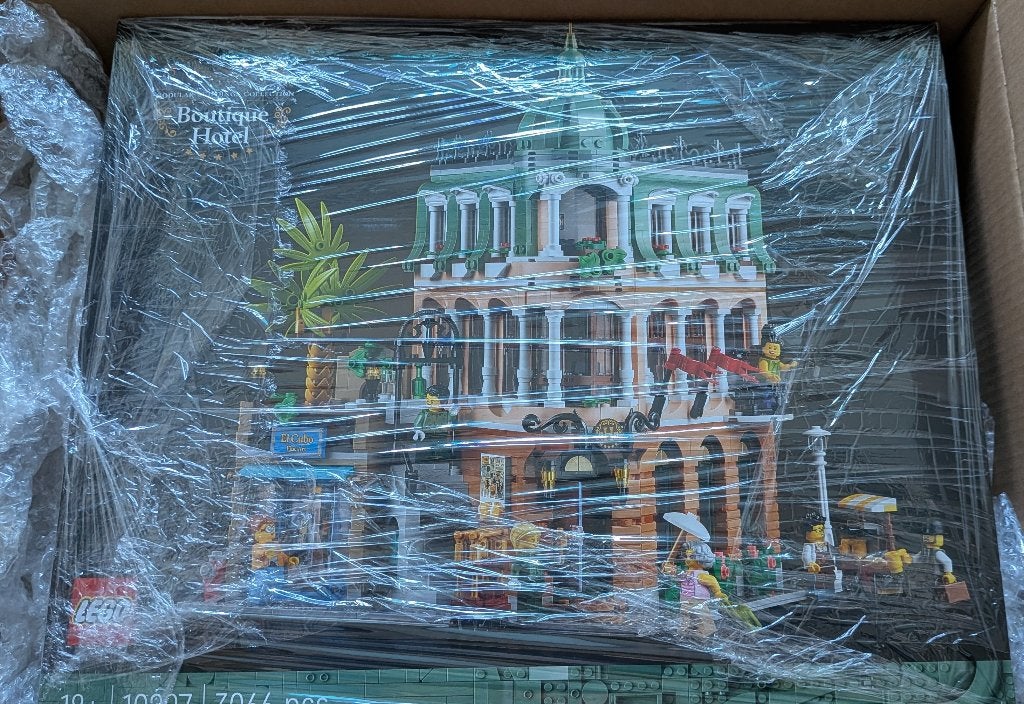 LEGO Boutique Hotel 10297 - Nieuw en Ongeopend, Kinderen en Baby's, Ophalen, Lego, Nieuw, Ongeopend/sealed