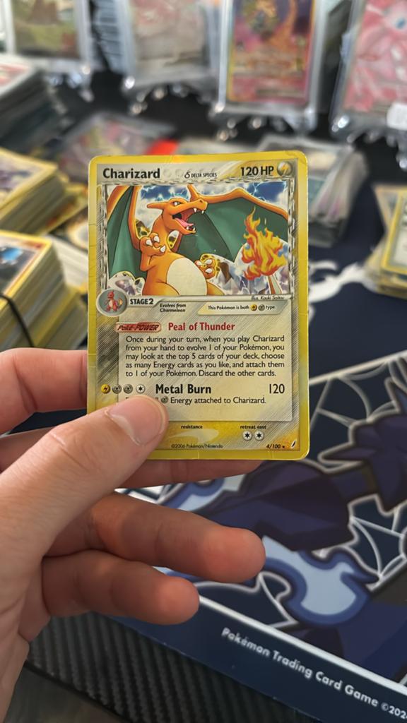 Charizard Delta Species Holo Rare Pokémon Kaart 4/100, Hobby en Vrije tijd, Verzamelkaartspellen | Pokémon, Ophalen of Verzenden