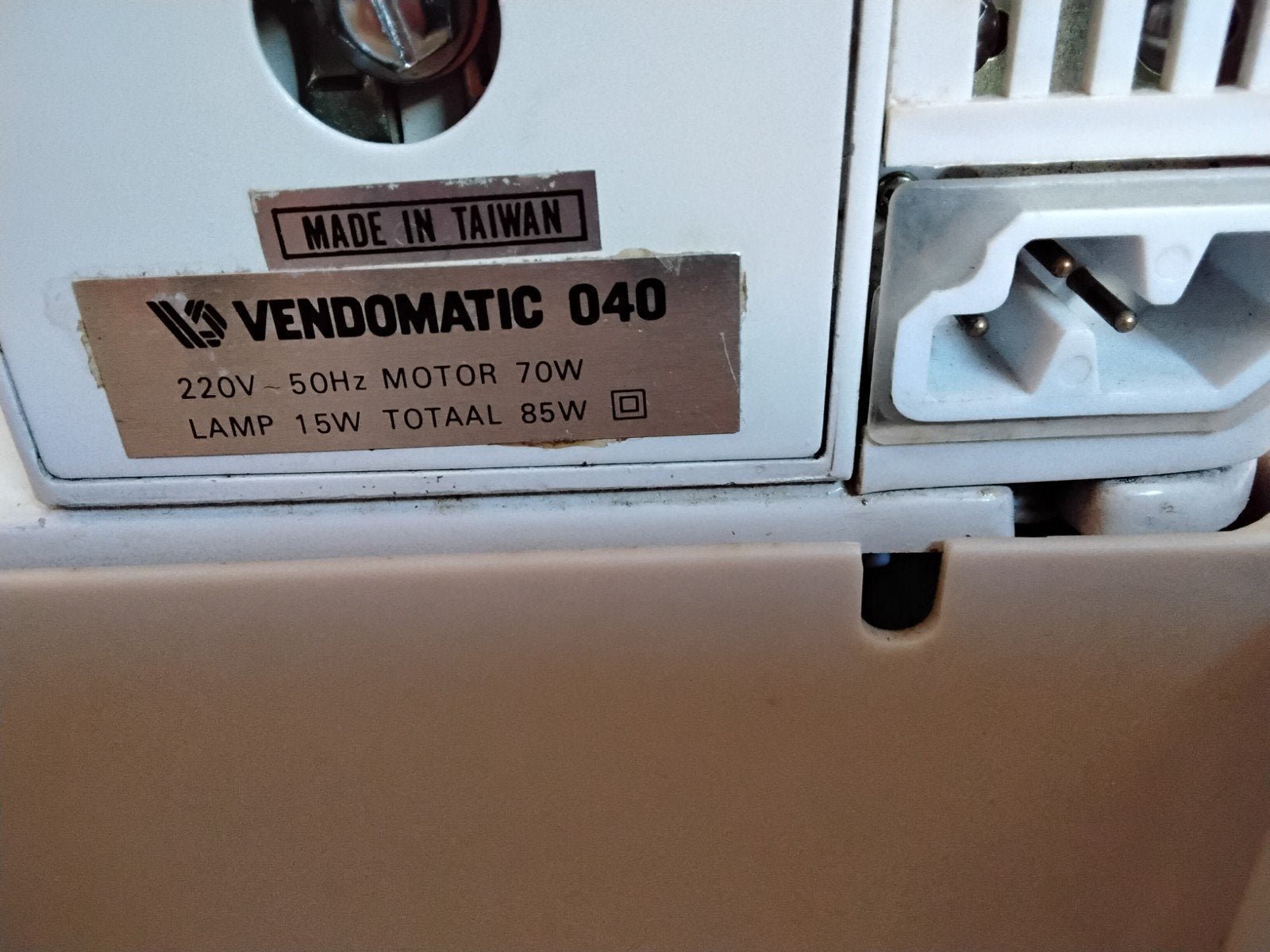 Vendomatic 040 Naaimachine - Werkt perfect, inclusief lampje, Ophalen of Verzenden, Gebruikt, Naaimachine, Overige merken