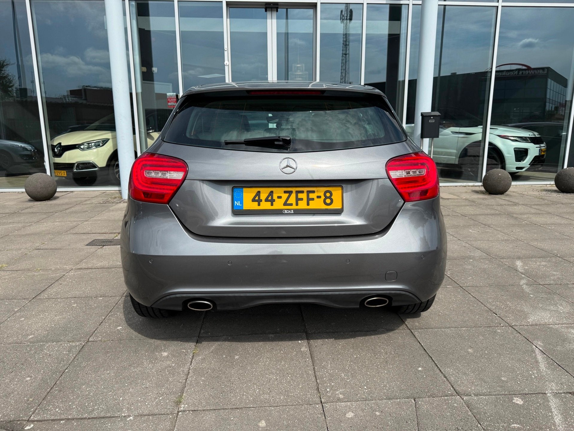 Mercedes-Benz A-klasse 180 Ambition |Aut | Navi | leder | Xe, Auto's, Gebruikt, 4 cilinders, Met garantie (alle), Leder en Stof