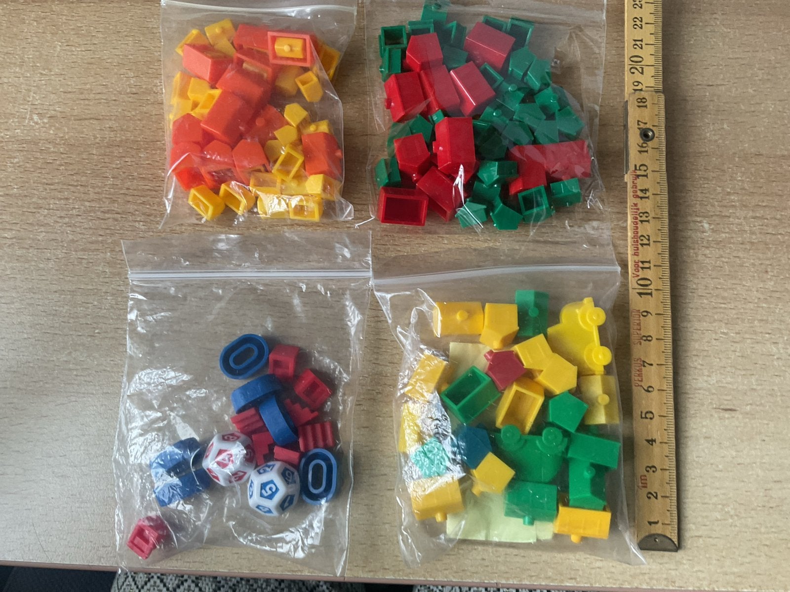 Monopoly huizen, hotels, pionnen en dobbelstenen, Ophalen of Verzenden, Gebruikt