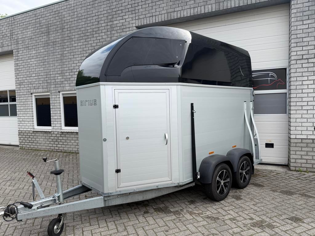 NIEUWSTAAT Sirius S75 2 paards paardentrailer (BTW TRAILER!), Ophalen, Zo goed als nieuw, Aluminium, 2-paards trailer
