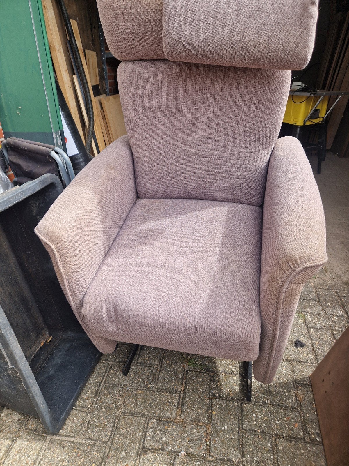 sta op stoel prominent., Ophalen, Gebruikt, Stof, 50 tot 75 cm