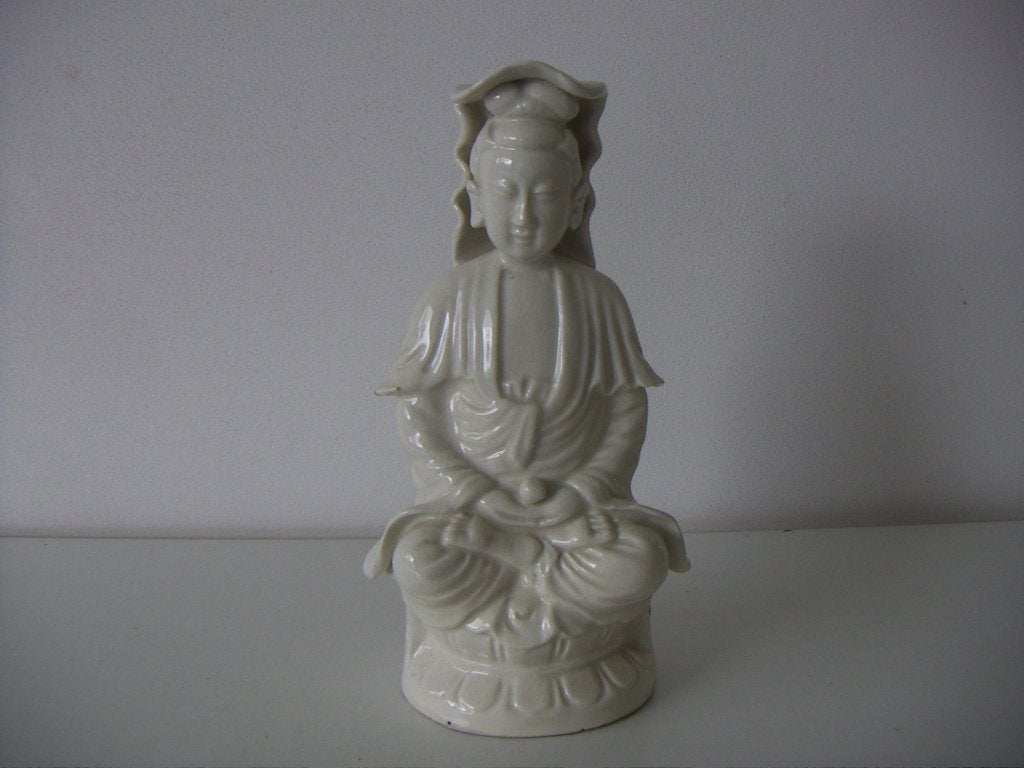 Blanc de chine porselein beeld van Qyanyin. China je.ca.1925, Geglazuurd, Ophalen of Verzenden, Beeld, Azië