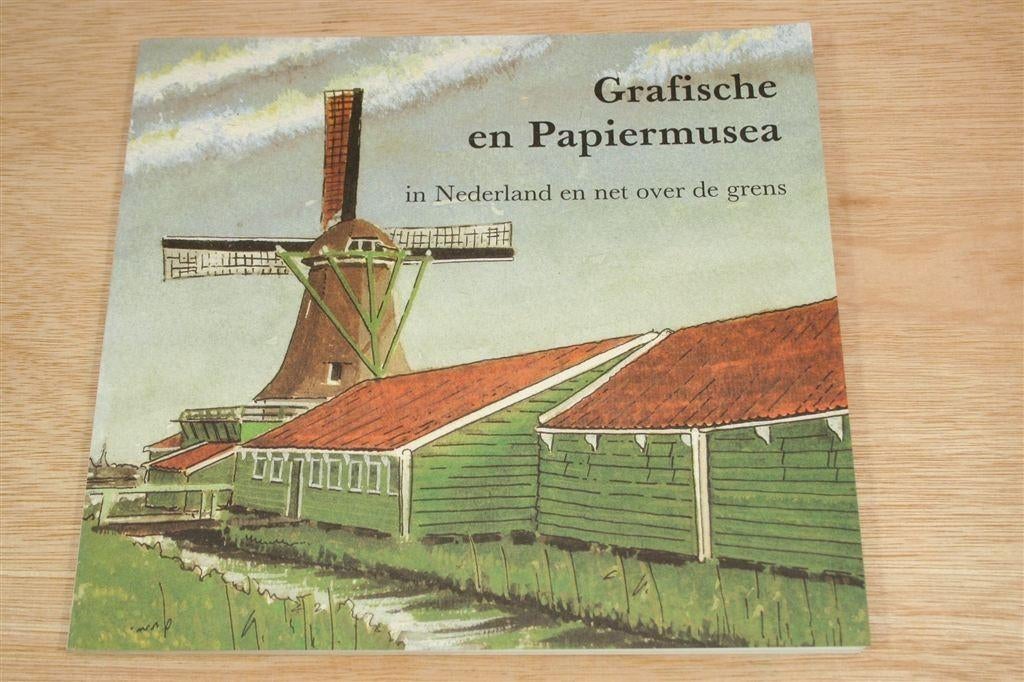 Grafische en Papiermusea — Gids Bührmann-Ubbens Papier, Ophalen of Verzenden, Zo goed als nieuw