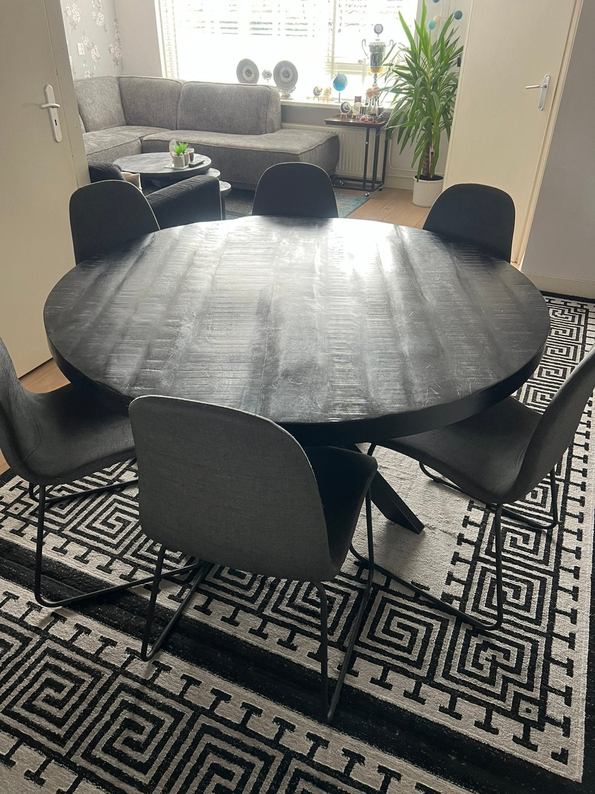 Mooie ronde eettafel van mangohout met een diameter 140cm, Ophalen, Rond, Zo goed als nieuw, Vijf personen of meer