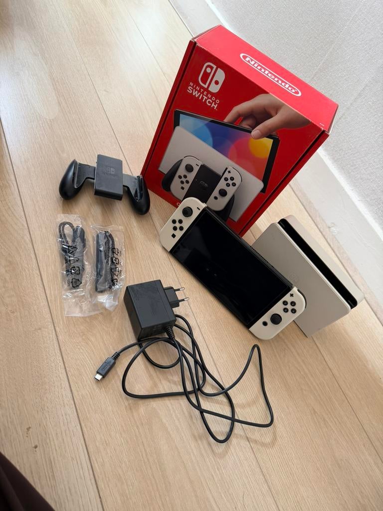 Nintedo switch Oled., Switch OLED, Met games, Ophalen of Verzenden, Zo goed als nieuw