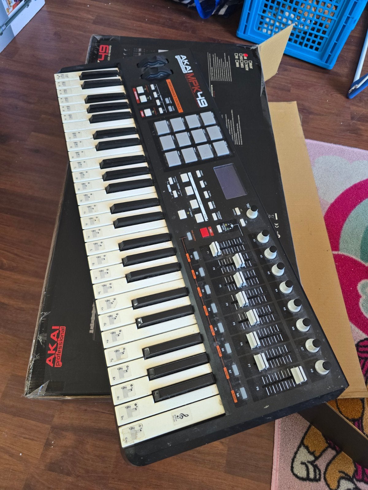 Akai MPK49 MIDI Keyboard Controller met originele doos, Gebruikt, Aanslaggevoelig, Ophalen, 49 toetsen
