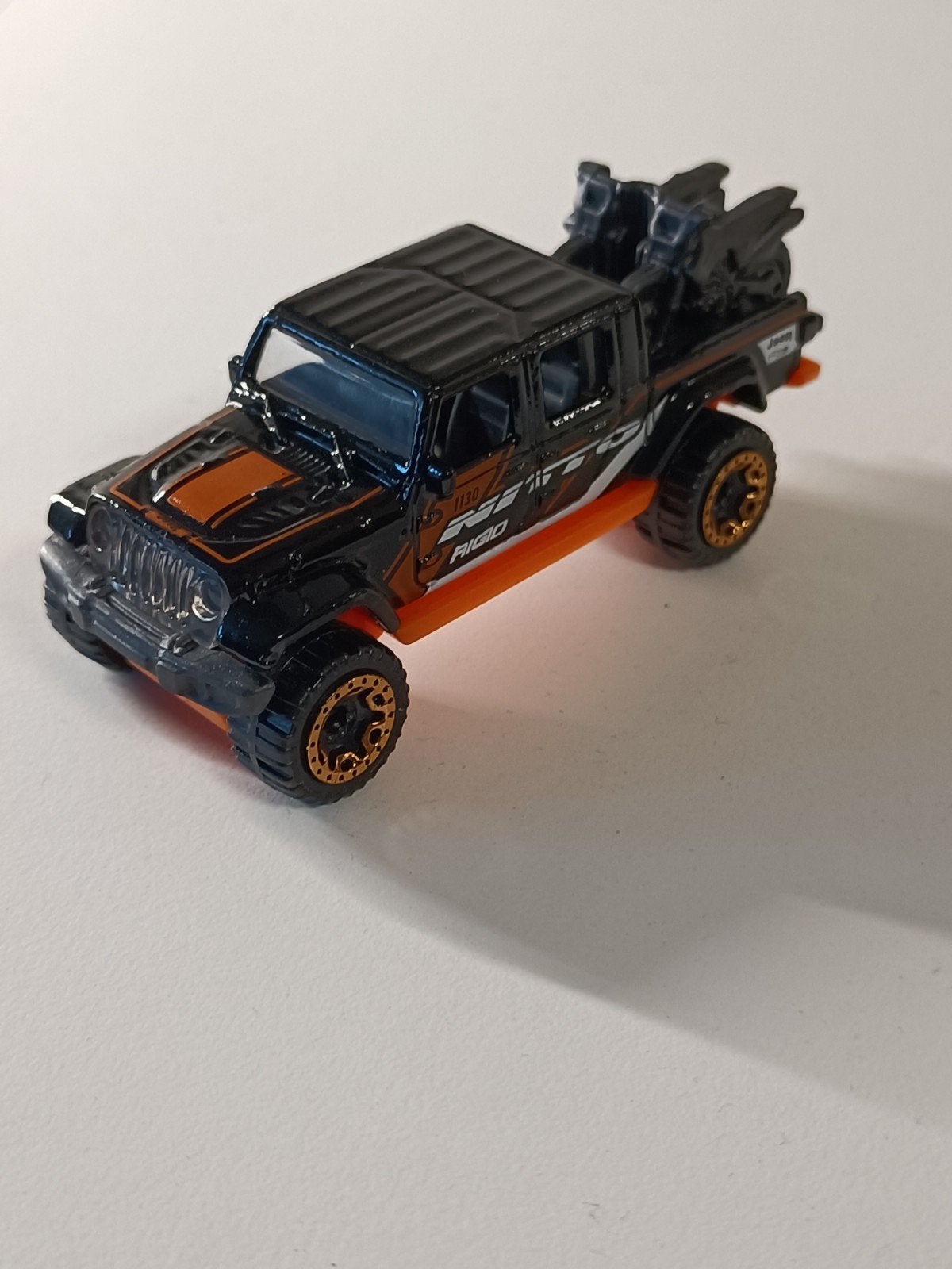 Hot Wheels Jeep Gladiator met motor, Ophalen of Verzenden, Zo goed als nieuw
