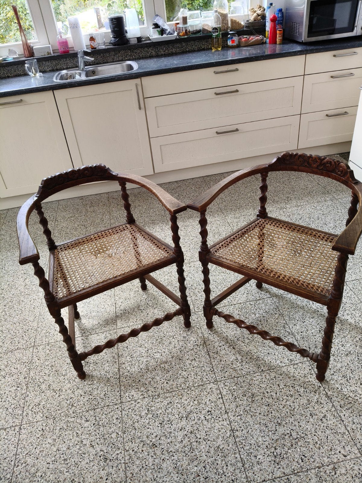 antieke haardstoeltjes, Ophalen