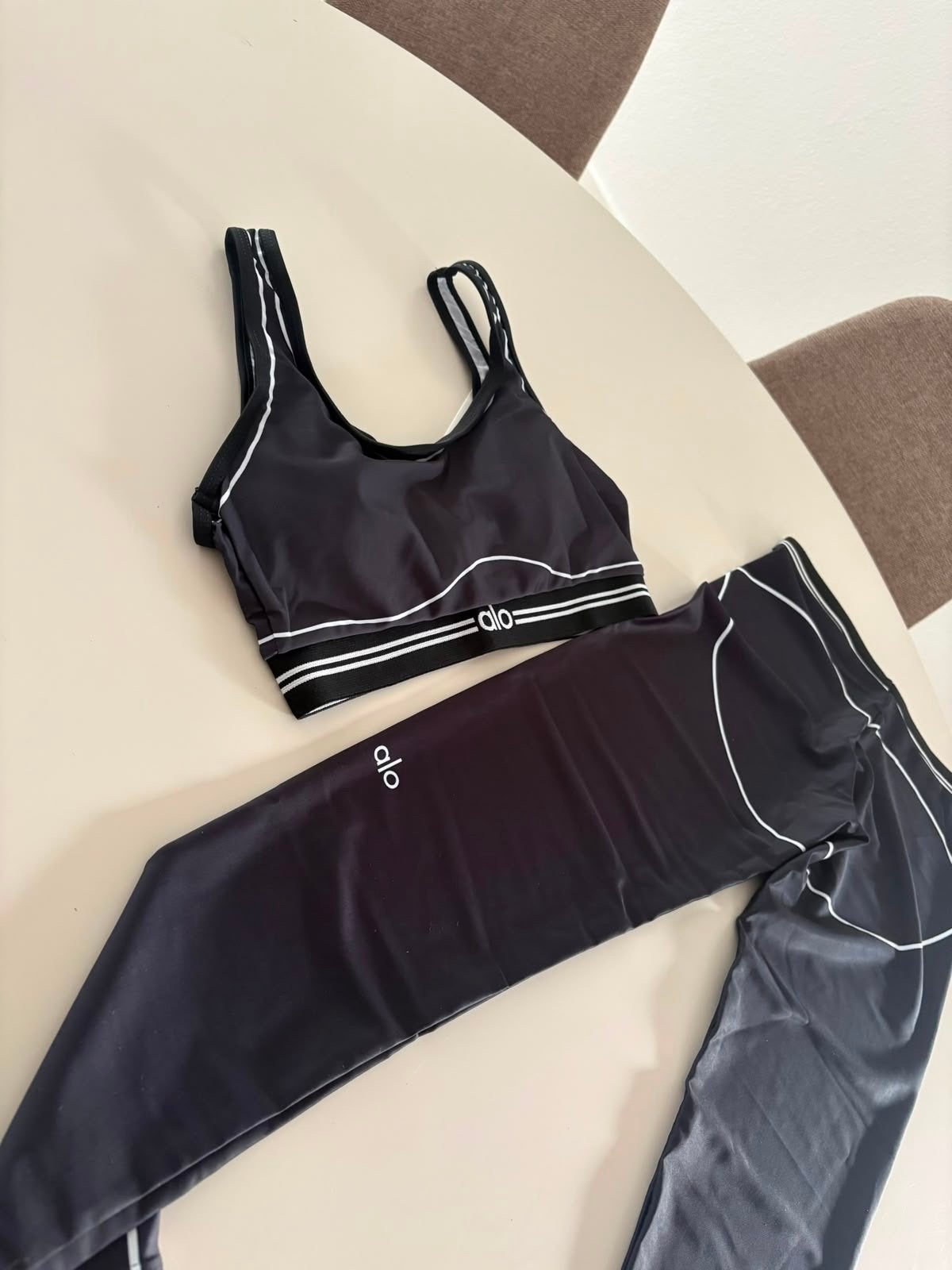 Alo sportset zwart, Maat 38/40 (M), Zwart, Ophalen of Verzenden, Fitness of Aerobics