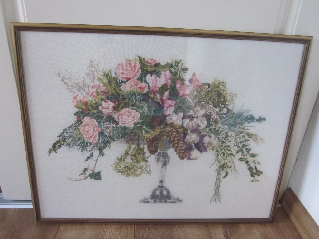 Geborduurd schilderij Thea Gouverneur prachtig winterboeket, Ophalen of Verzenden, Zo goed als nieuw, Handborduren, Overige typen