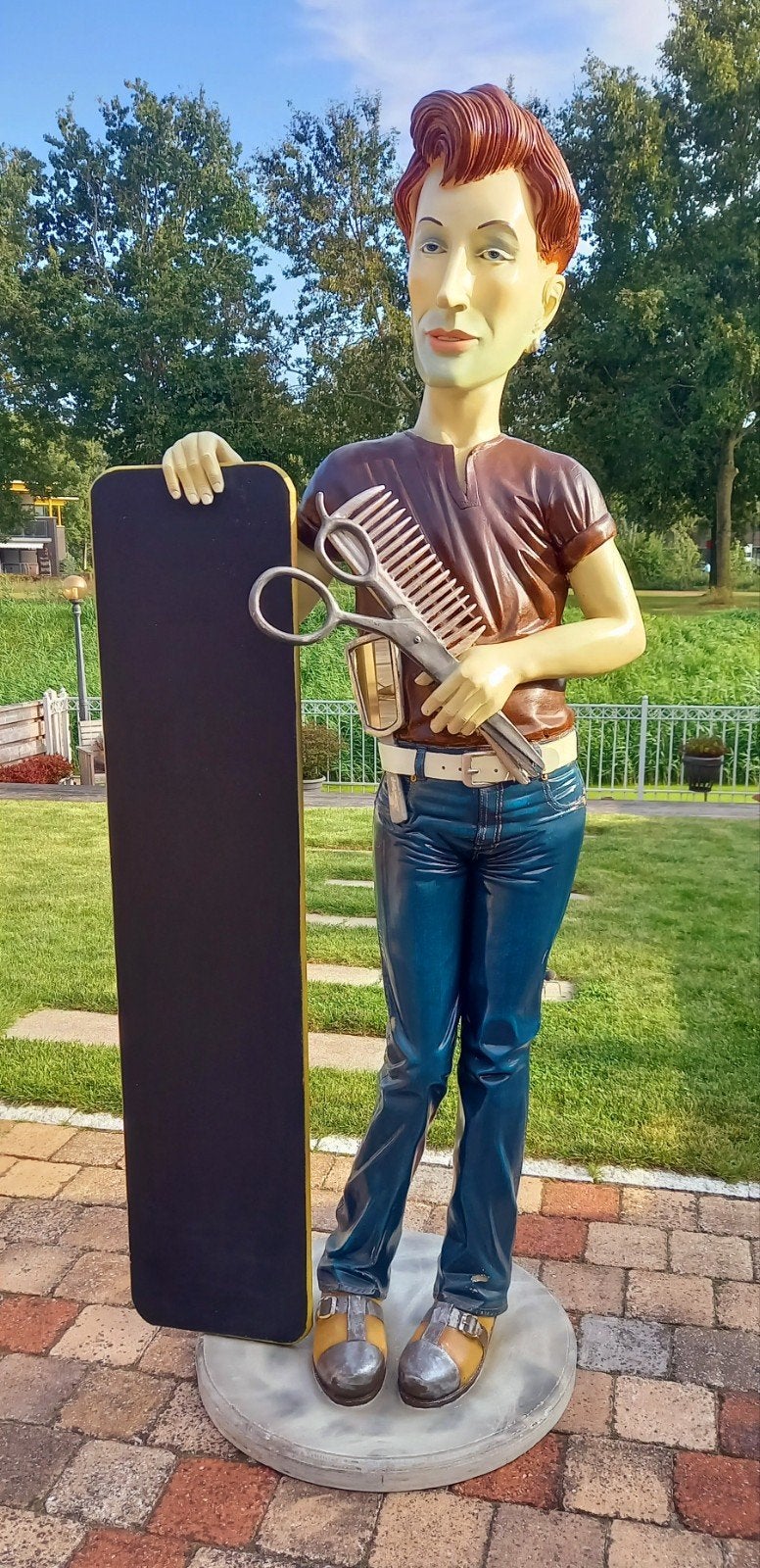 XL polystone beeld op ware grootte voor kapper, kapsalon, Tuin en Terras, Ophalen, Zo goed als nieuw, Kunststof