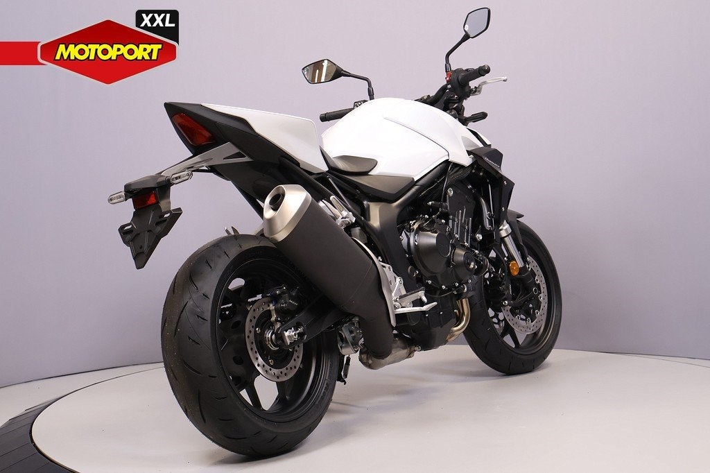 Honda CB 1000 Hornet, Bedrijf, Naked bike