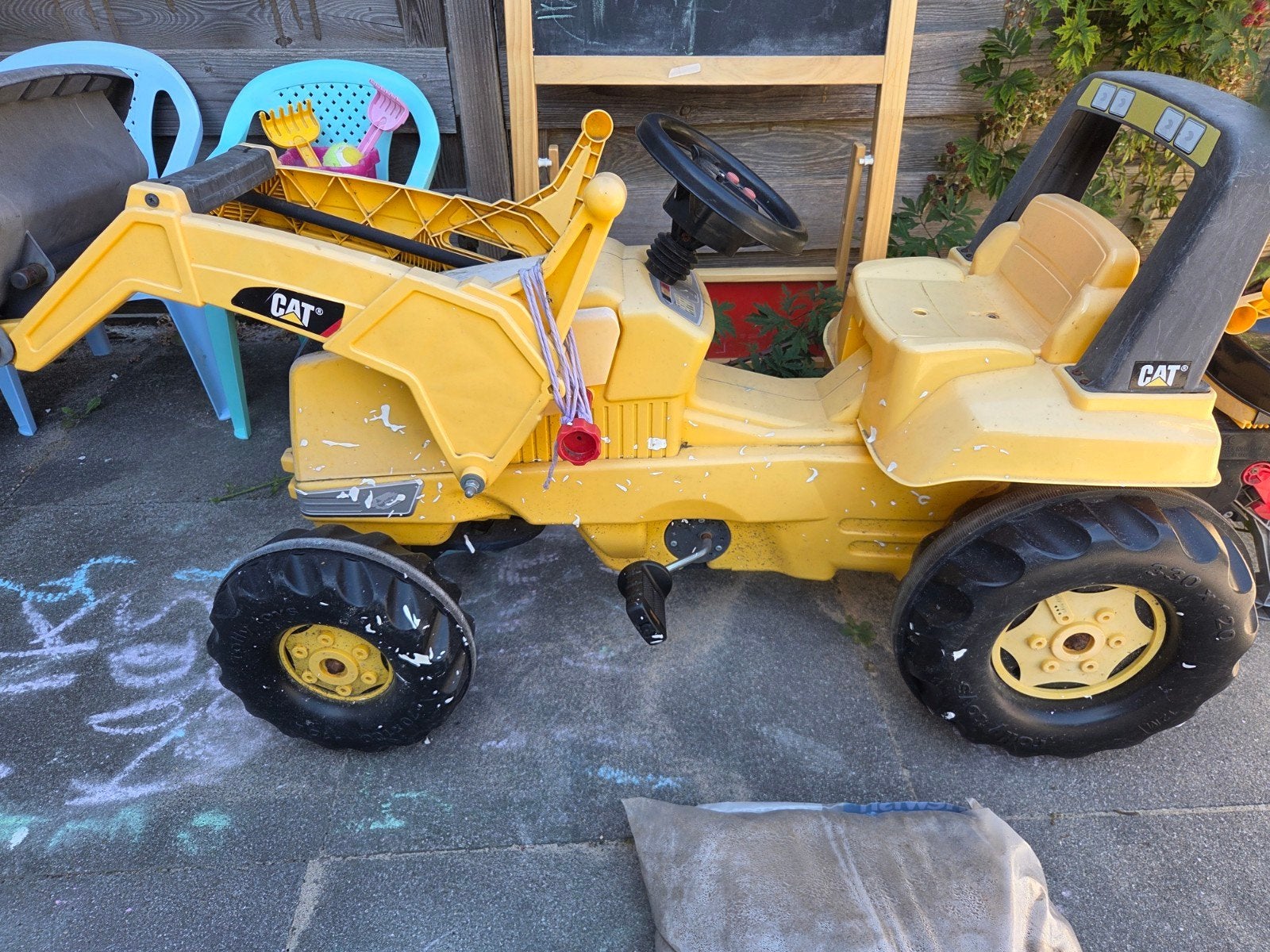 Gratis CAT Traptractor met schep - Geel, Kinderen en Baby's, Speelgoed | Buiten | Voertuigen en Loopfietsen, Ophalen, Gebruikt