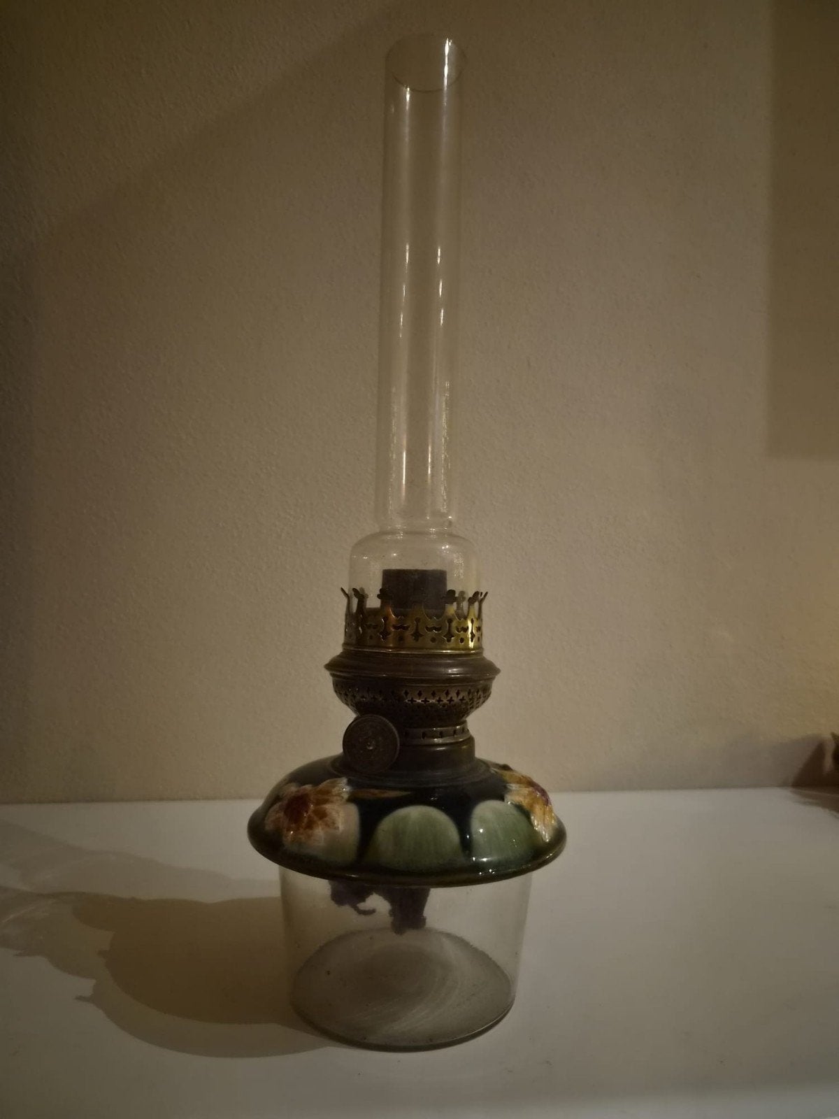 Antieke olielamp met keramische basis, Ophalen of Verzenden