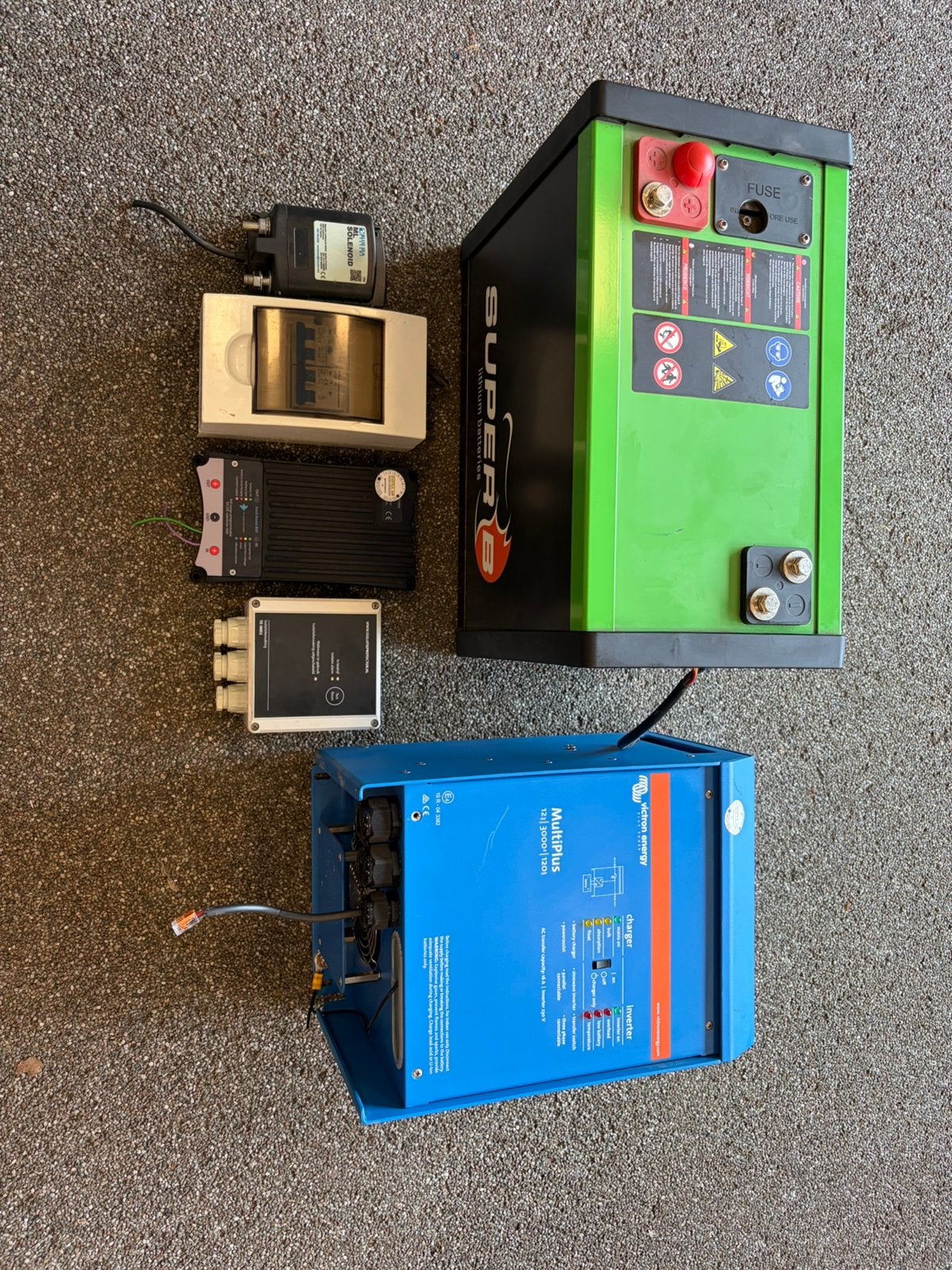 Victron multiplus omvormer set / 12v / 3000w, Auto diversen, Auto-accessoires, Gebruikt, Ophalen