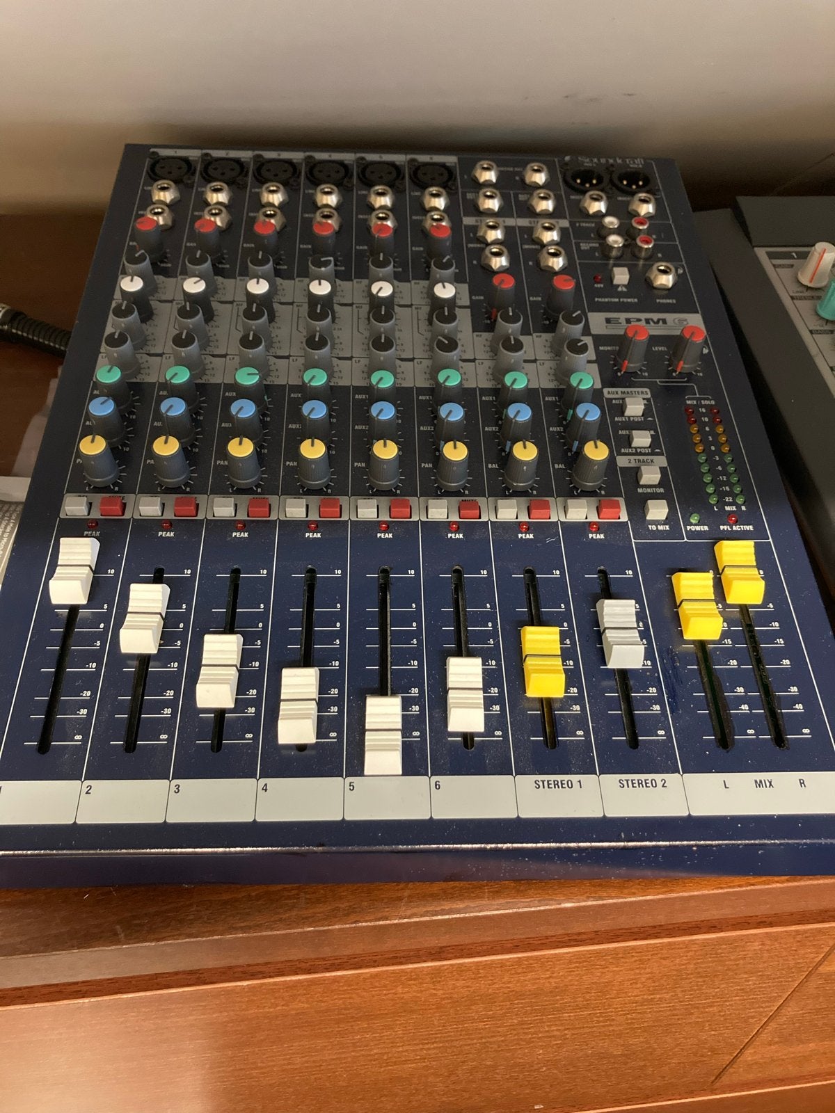 Soundcraft EPM 6 mengpaneel - Onderhoud nodig, Ophalen, Gebruikt, 5 tot 10 kanalen, Microfooningang