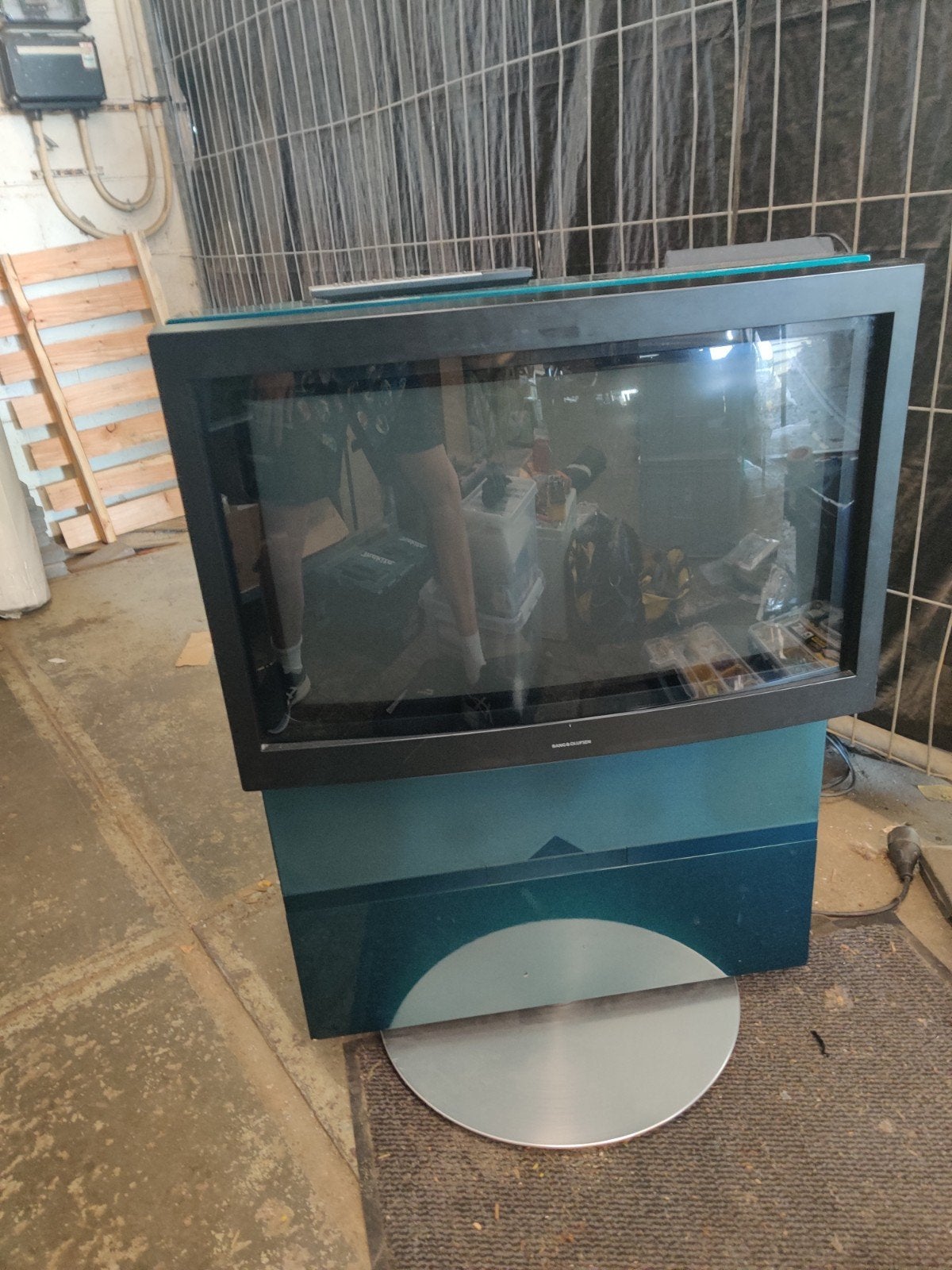 Tv Bang & Olufsen, Ophalen