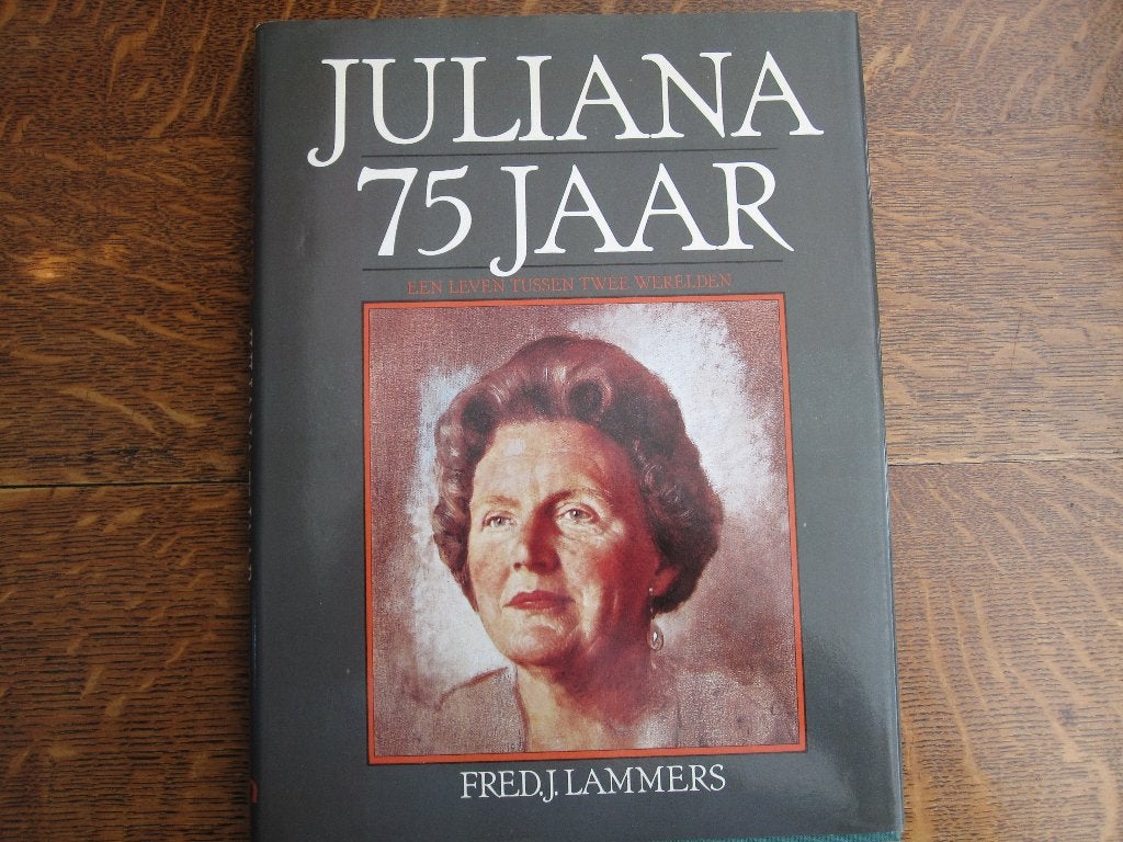 Uniek boek Juliana 75 jaar, uit 1984., Ophalen of Verzenden, Zo goed als nieuw, Nederland, Tijdschrift of Boek